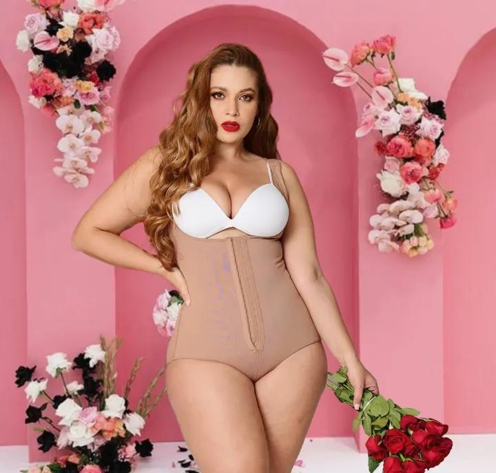 ΕΙΜΑΣΤΕ CURVY FAJA